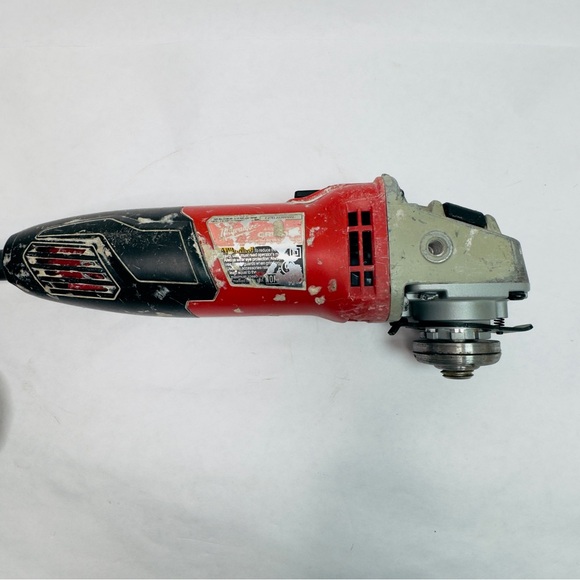 Milwaukee 6130-33 7.0 Amp 4-1/2" Angle Grinder - Picture 4 of 12